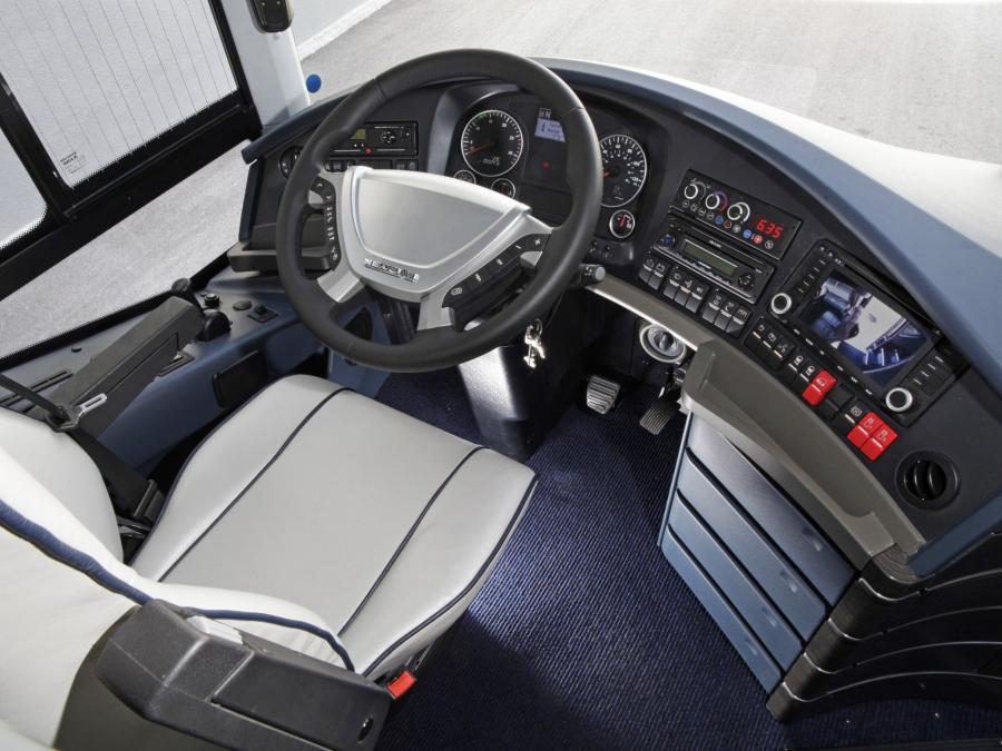 Торпедо Neoplan Skyliner 2010 года  (фото 4 из 13)